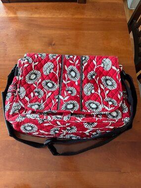 Vera Bradley Deco Daisy Messenger Bag